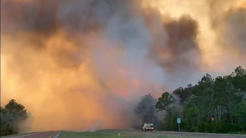 FL Panhandle Wildfires Burn Homes; Hundreds Ordered to Evacuate