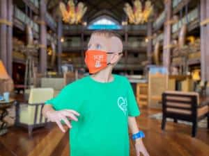 DVCShop.Com Gives Over 1000 Masks To Customers At Disney World