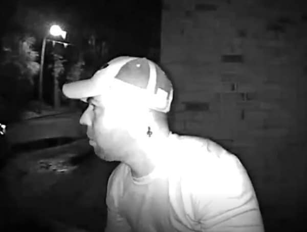 Watch: “Duck and Run” Florida Man Burglarizes a Business Until He See’s The Camera