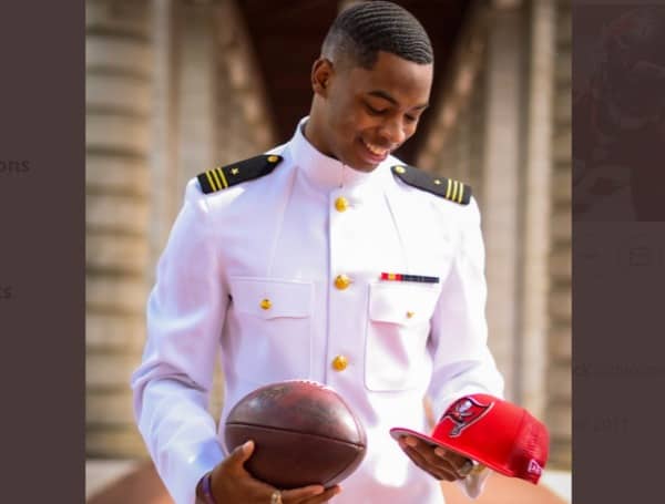 Pentagon Chief Clears Navy Football Star To Join Tampa Bay Buccaneers