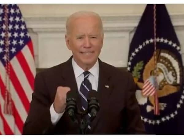 “Creepy” Biden Whispers “Get Vaccinated” Before Running Away From The Press