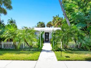 Introducing Chatterbox Cottage – An Olde Naples Vacation Rental