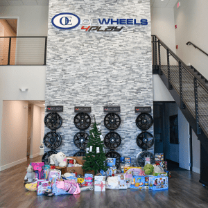 OE Wheels and 4PLAY Wheels Contribute to Salvation Army Angel Tree Program