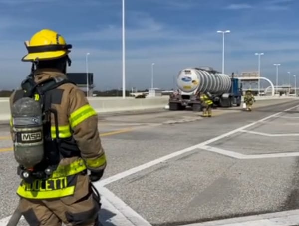 Tampa Fire Rescue Responds To Jet Fuel Leak On Selmon Expressway Friday