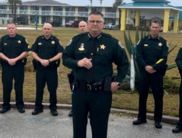 “Clean It Up, I’ve Had It” Florida Sheriff Sets Up Shop At High Crime Hotel