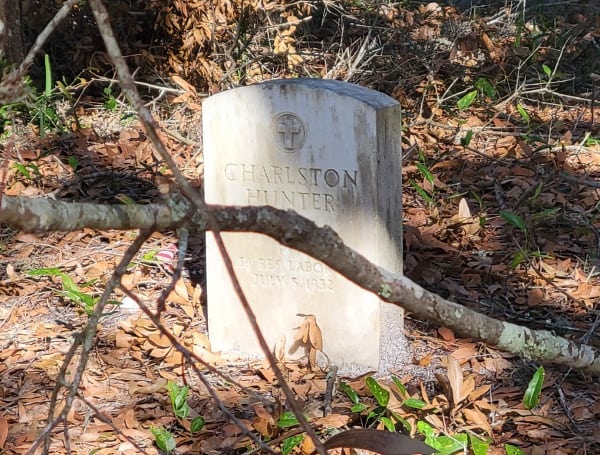 Graveyard Ghosts – Haunted Cemetery Hidden In Sanford Woods