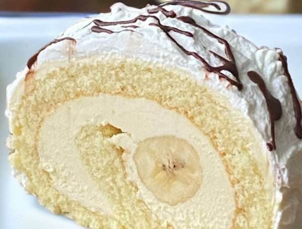 Recipe: Jumbo Size Cake Roll With Bananas