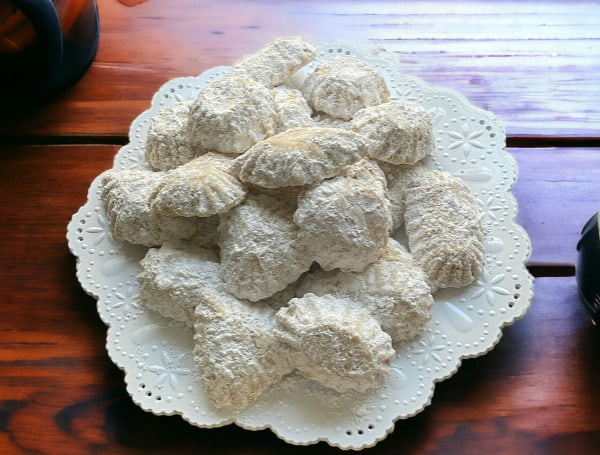 Recipe: Bosnian Bear Paws Shortbread Cookies, Šape