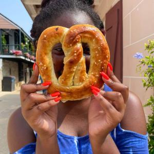 Ben’s Soft Pretzels Sets Sail With Shipwreck Island: A New Pretzel “Container” Bakery in Panama City Beach, Florida