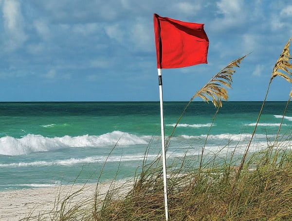 Florida Beaches Under High Rip Current Threat: Swimmers Urged to Exercise Extreme Caution