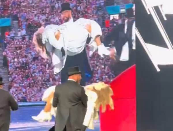 Travis Kelce Surprises Fans With Cameo During Taylor Swift’s Eras Tour In London