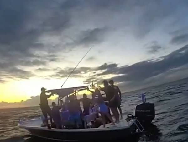 Hillsborough County Sheriff’s Deputies Rescue Boat Passengers Stranded At Sea