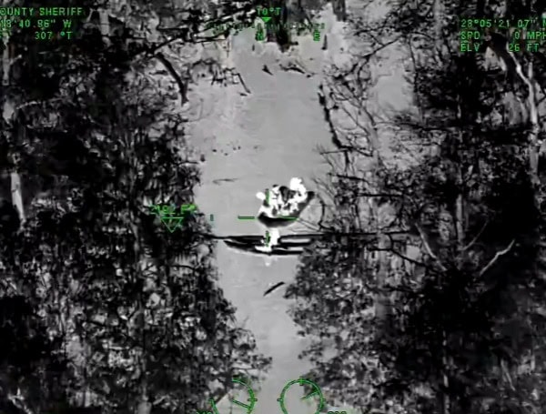 Hillsborough Deputies Rescue Stranded Kayakers On Hillsborough River